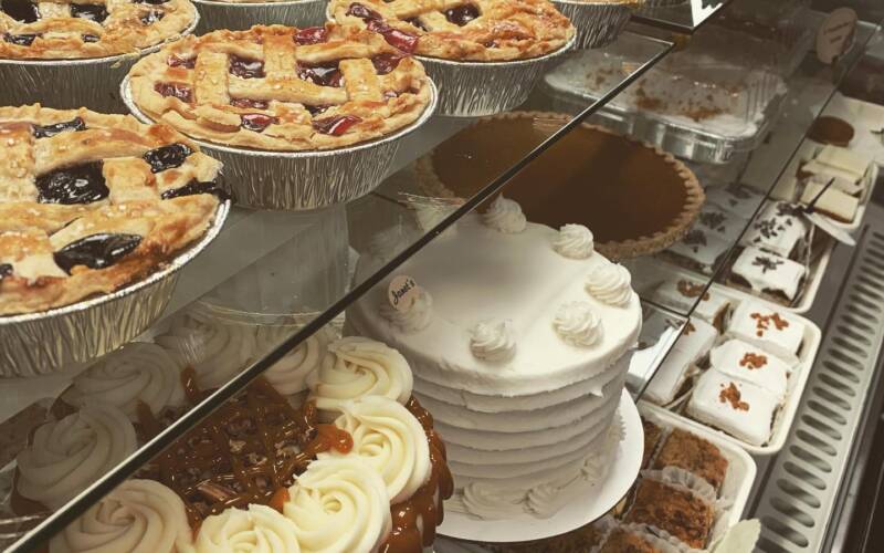 Janet's Cakes & Catering - Bloomington-Normal, Illinois