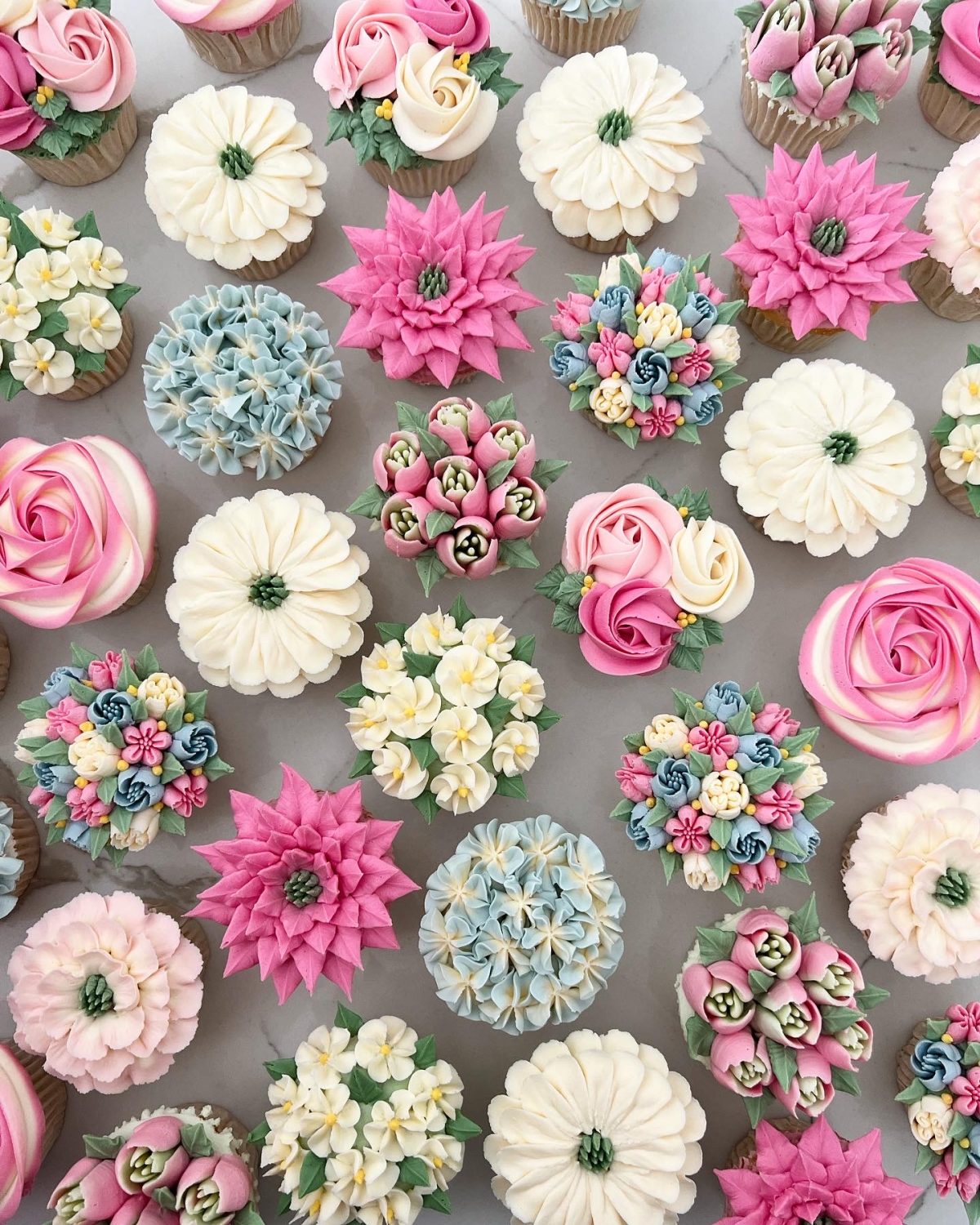 Cake Decorating with Deb - Buttercream Flowers