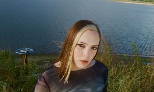 Soccer Mommy live at The Castle Theatre