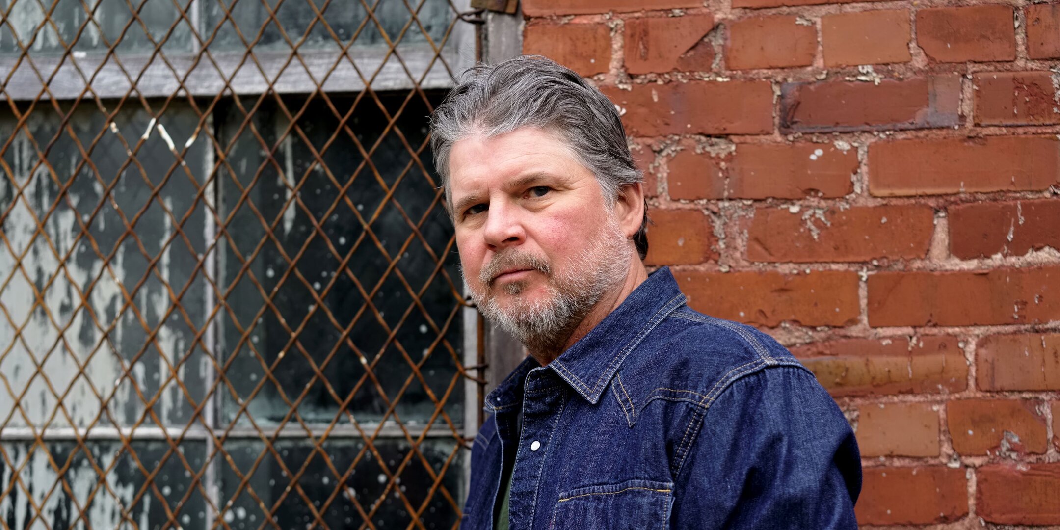 CHRIS KNIGHT with speical guest Duke Oursler live at The Castle Theatre