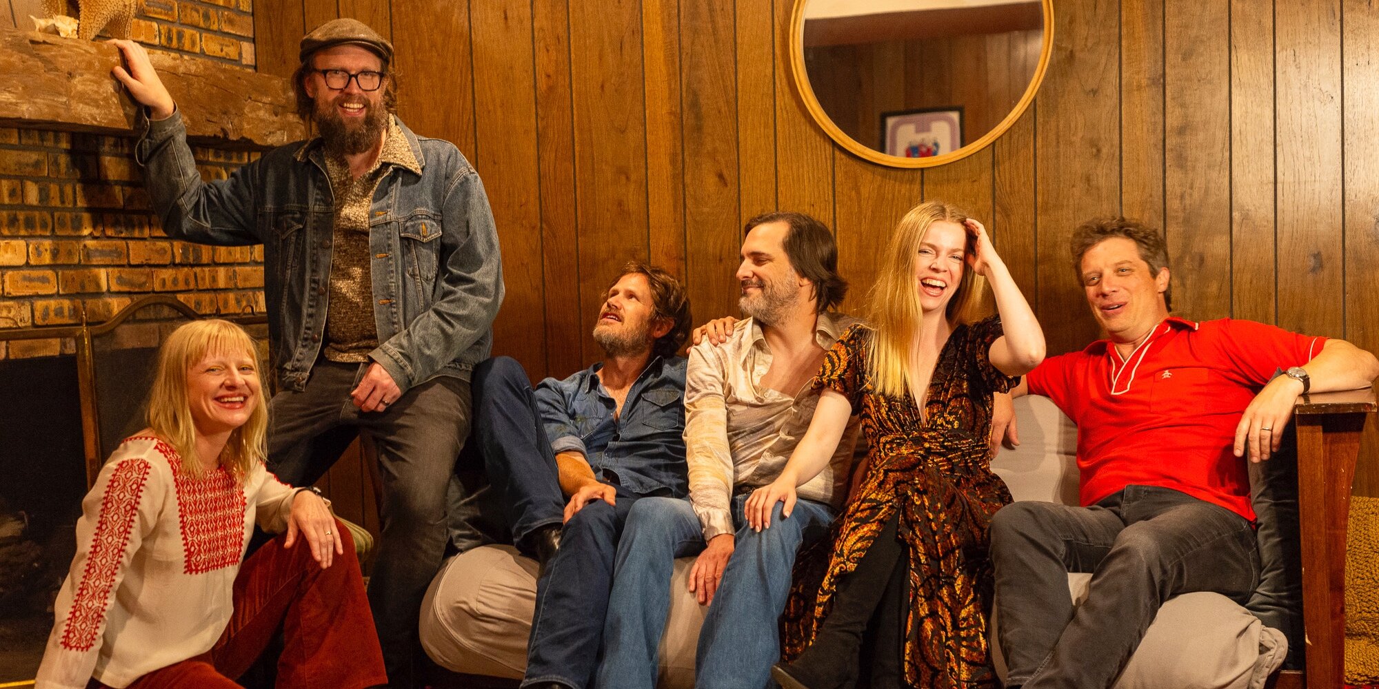 Second Hand News: A Tribute to Fleetwood Mac live at The Castle Theare